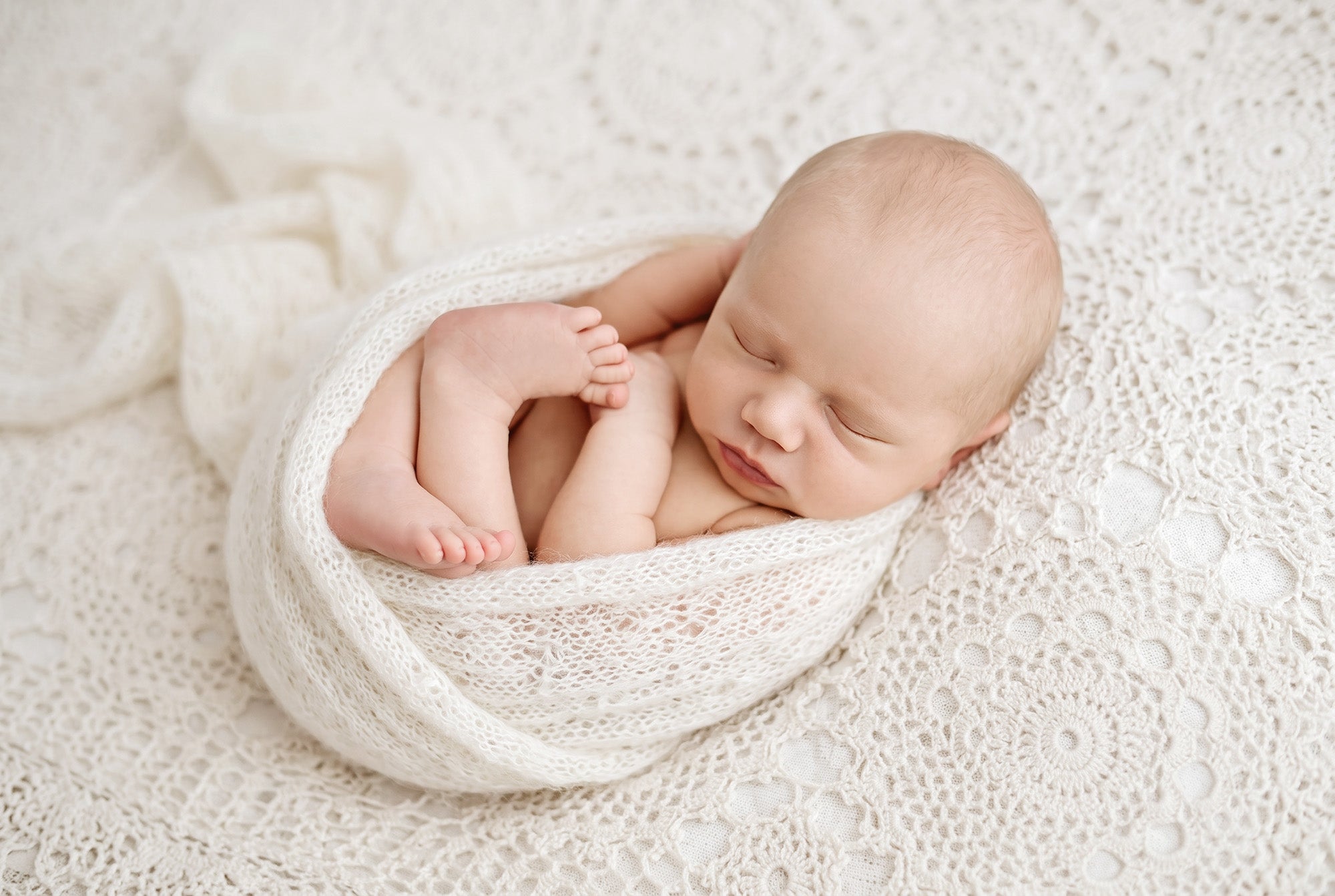 How to Create a Beautiful Neutral Colour Palette for Newborn Photography