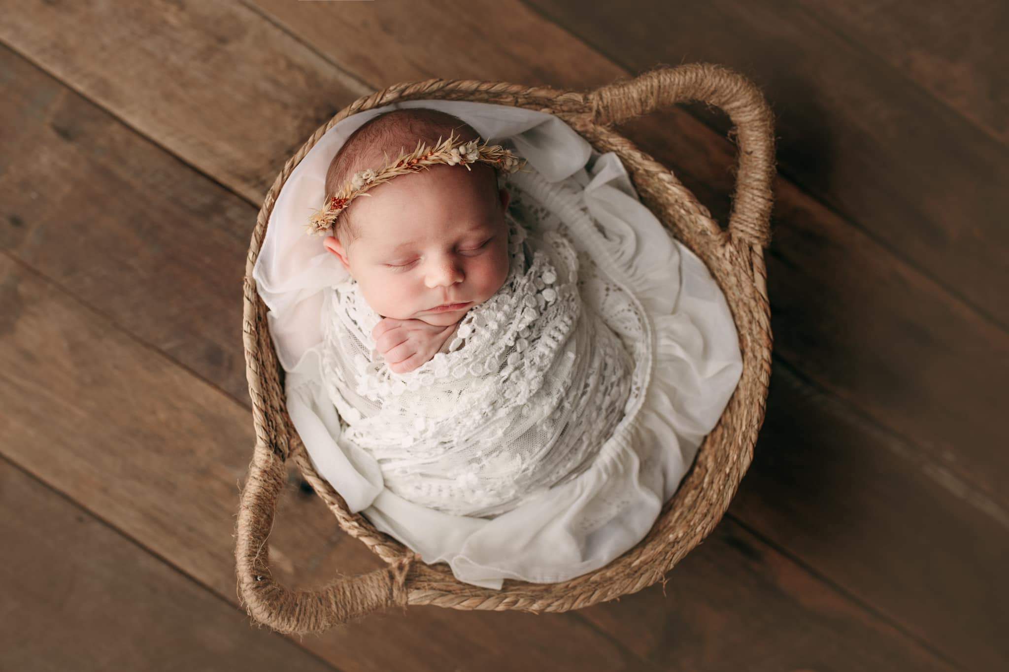 Cute Newborn Posing Ideas | Princess & the Pea Props