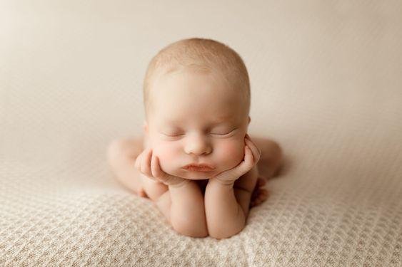 Your Guide to the Newborn Froggy Pose | Princess & the Pea Props